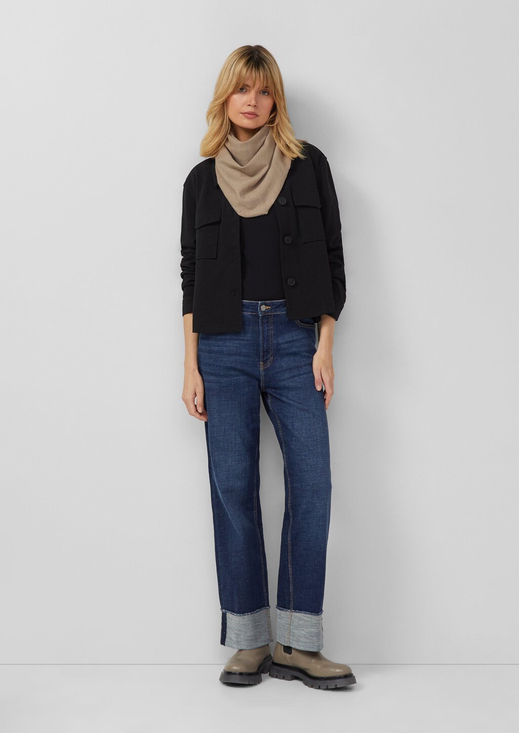 Feinstrick Dreieckstuch mit gebürsteter Oberfläche