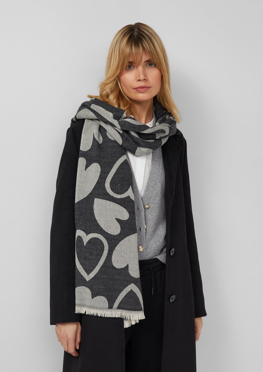 Schal mit Fransen und Artwork