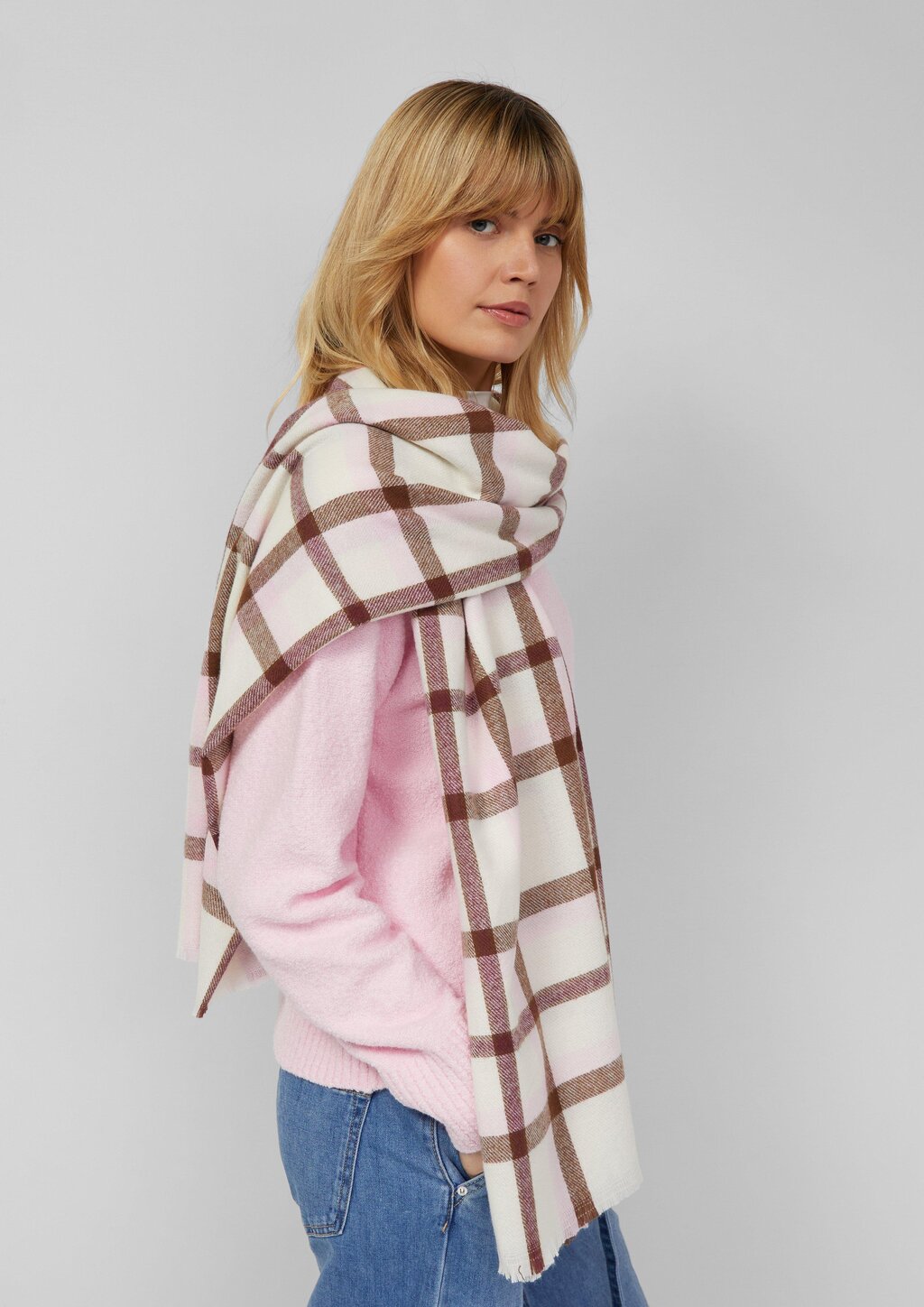 Dünner Schal mit Karo-Muster