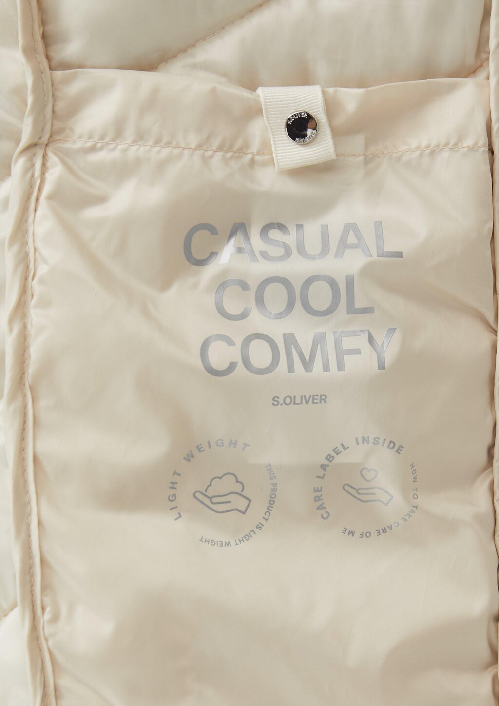 Gesteppte Jacke mit abnehmbarer Kapuze im Slim Fit