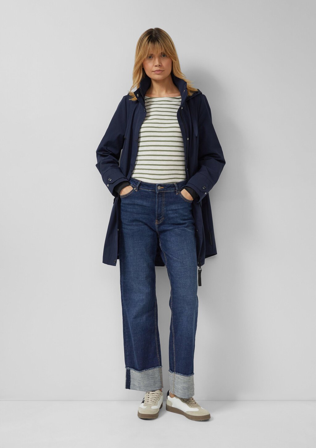 Parka mit Kapuze und Taillenregulierung