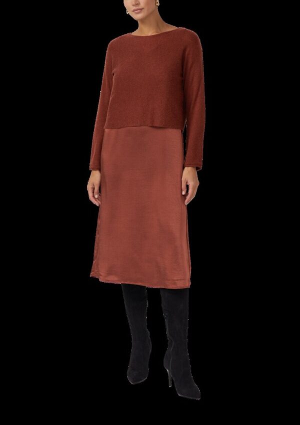 Set aus Satinkleid und Pullover aus Alpaka-Wollmix