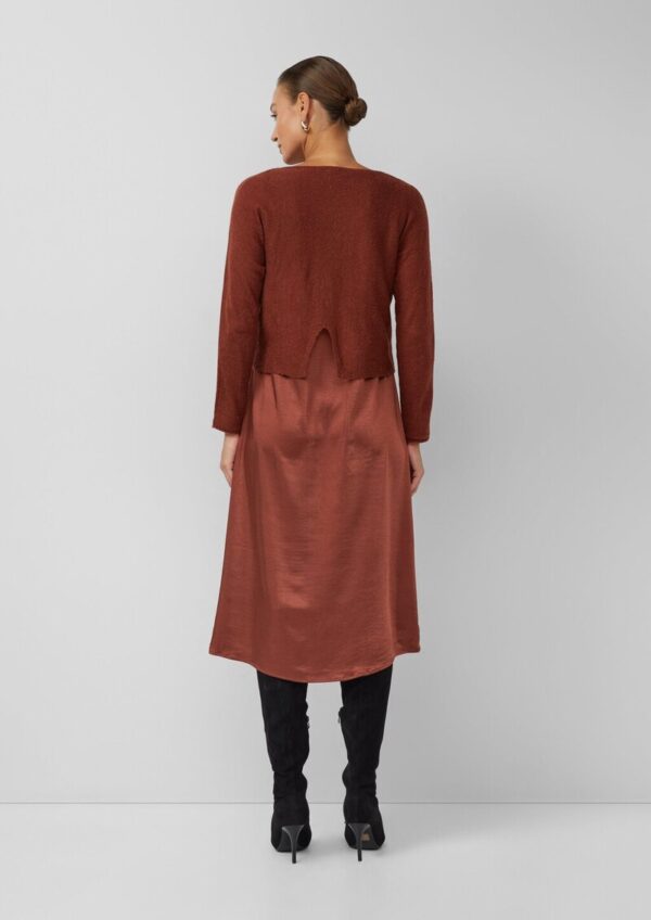 Set aus Satinkleid und Pullover aus Alpaka-Wollmix