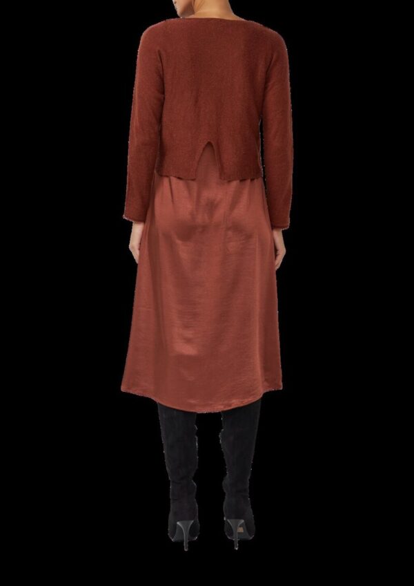 Set aus Satinkleid und Pullover aus Alpaka-Wollmix