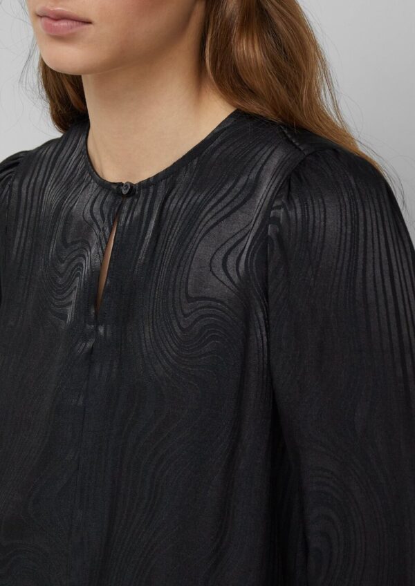 Fließende Jacquardbluse mit Raffung