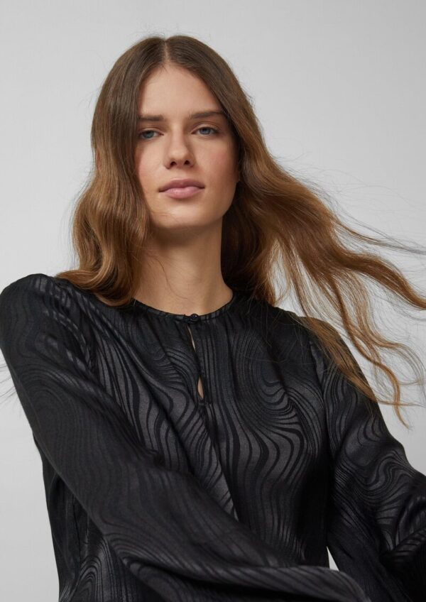 Fließende Jacquardbluse mit Raffung