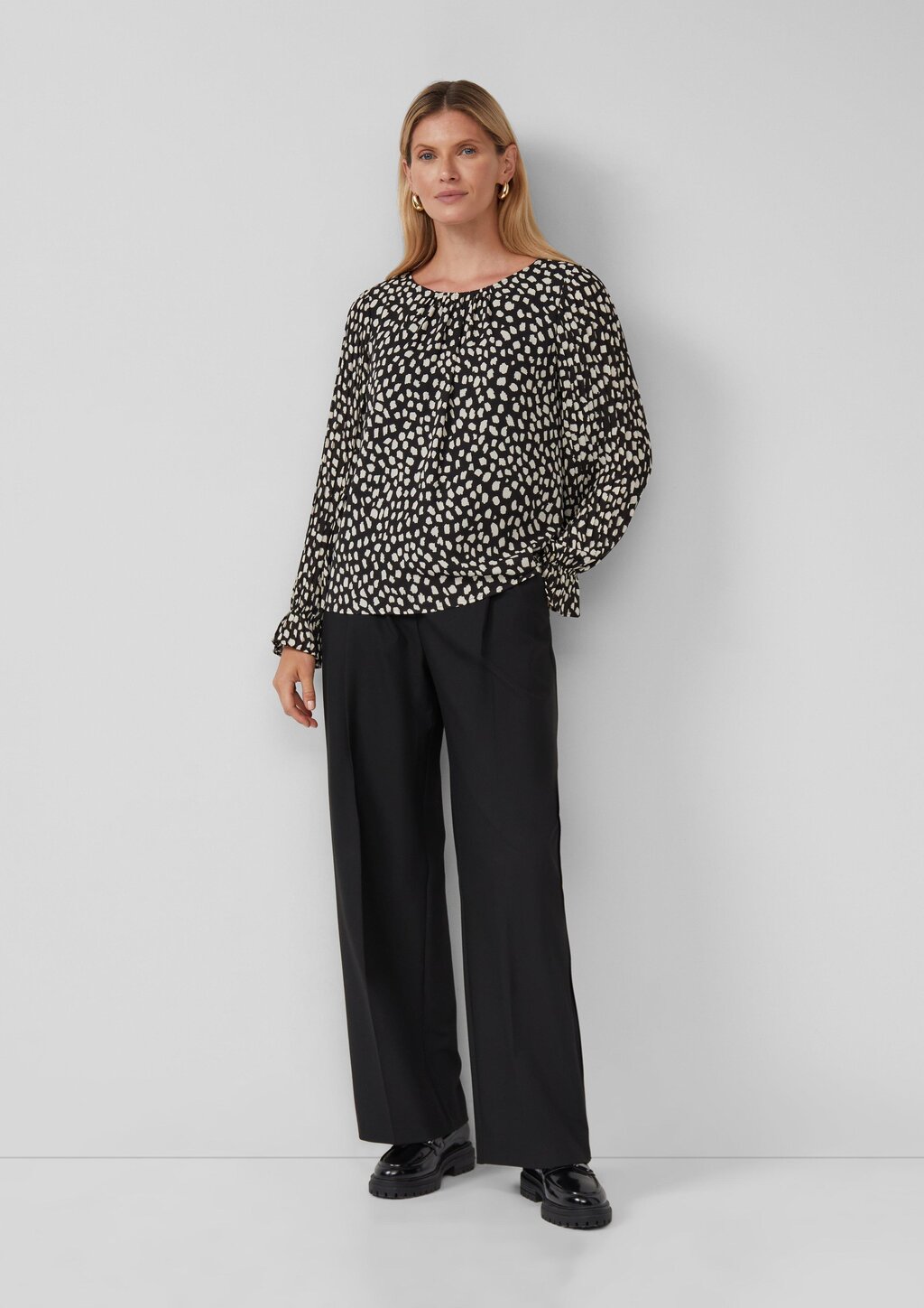 Festliche Bluse mit Plissee-Ärmeln