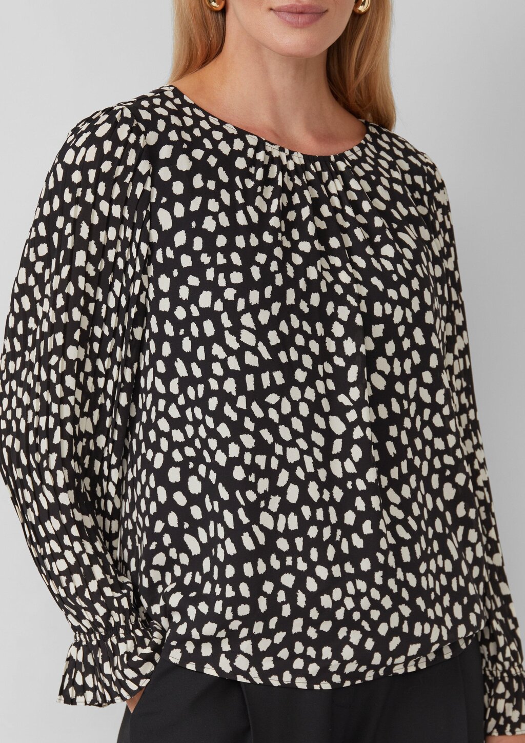 Festliche Bluse mit Plissee-Ärmeln