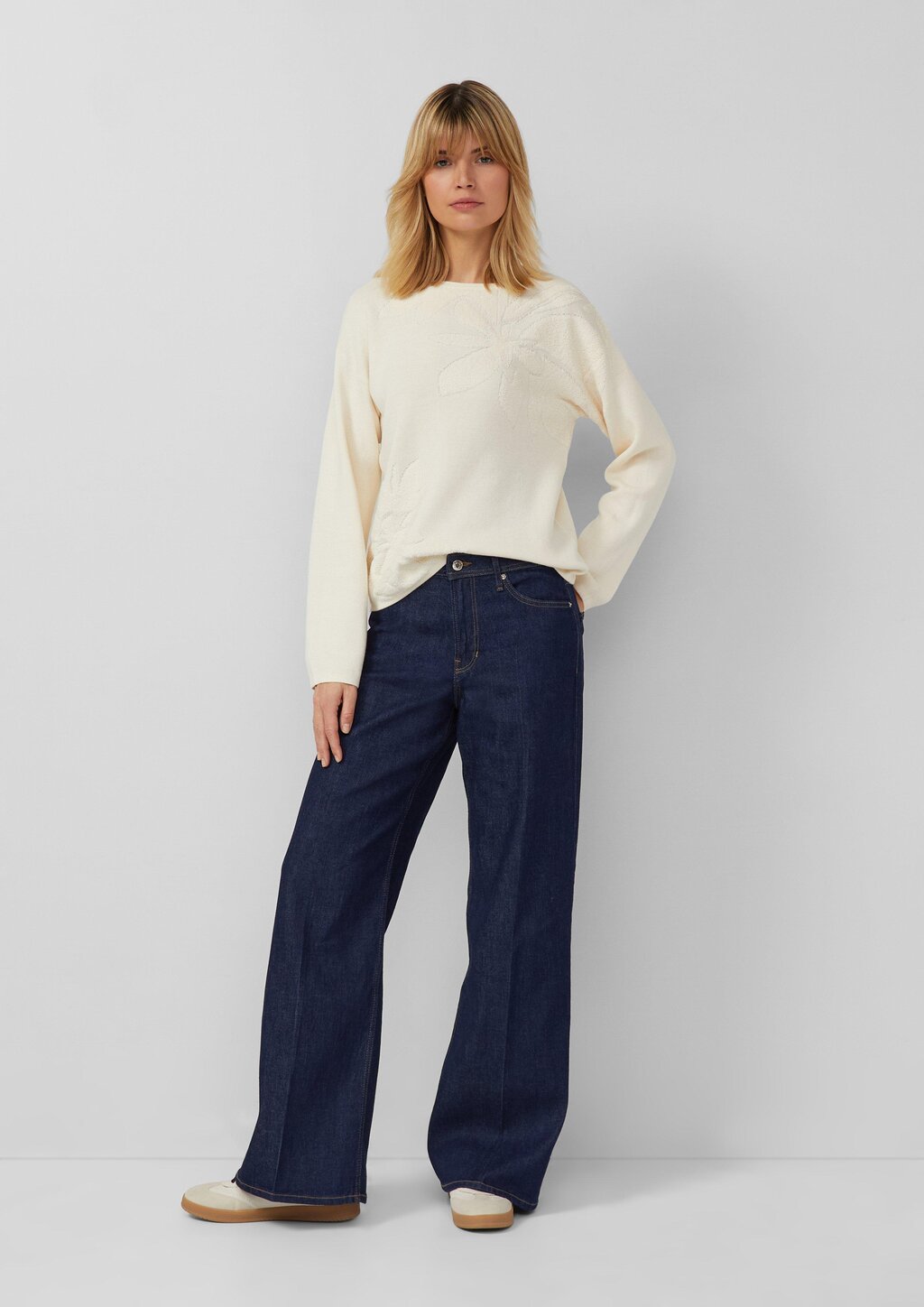 Pullover mit dekorativem Strickmuster