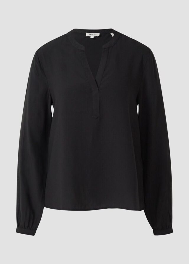 Fließende Viskosebluse mit Rundhals mit V-Ausschnitt