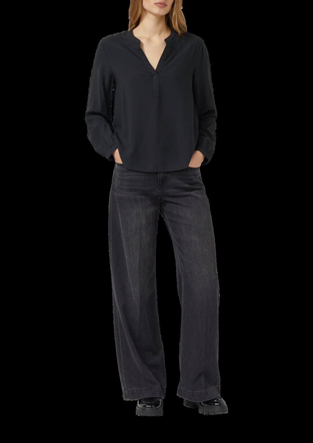 Fließende Viskosebluse mit Rundhals mit V-Ausschnitt