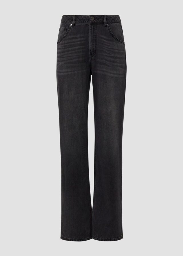 Beth Boyfriend / Relaxed Fit / Mid Rise / Straight Leg