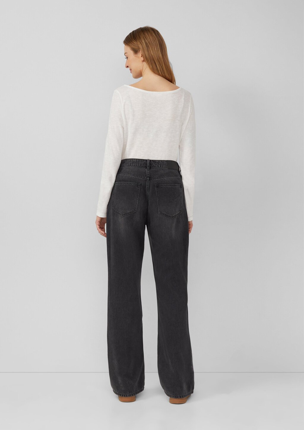 Beth Boyfriend / Relaxed Fit / Mid Rise / Straight Leg