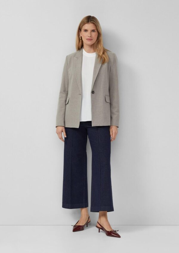 Fließende Viskose-Bluse mit seitlichen Knöpfen