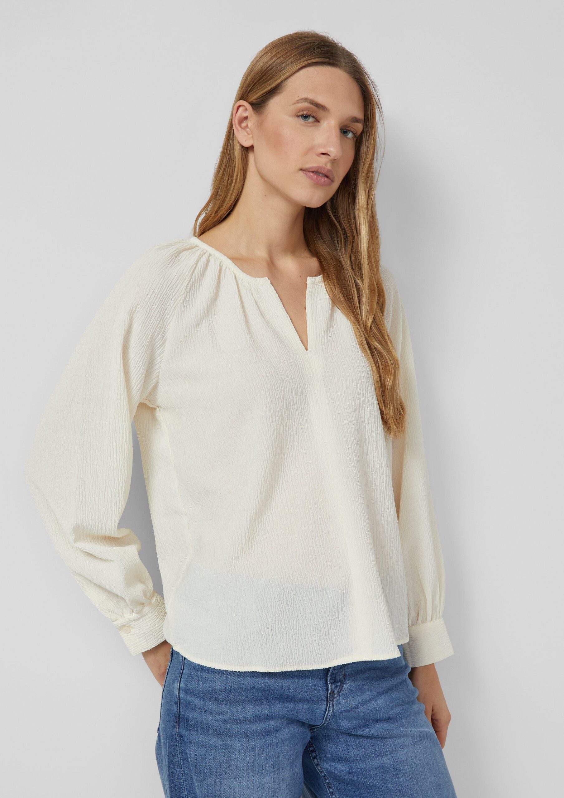 Elastische strukturierte Bluse mit weitem Arm