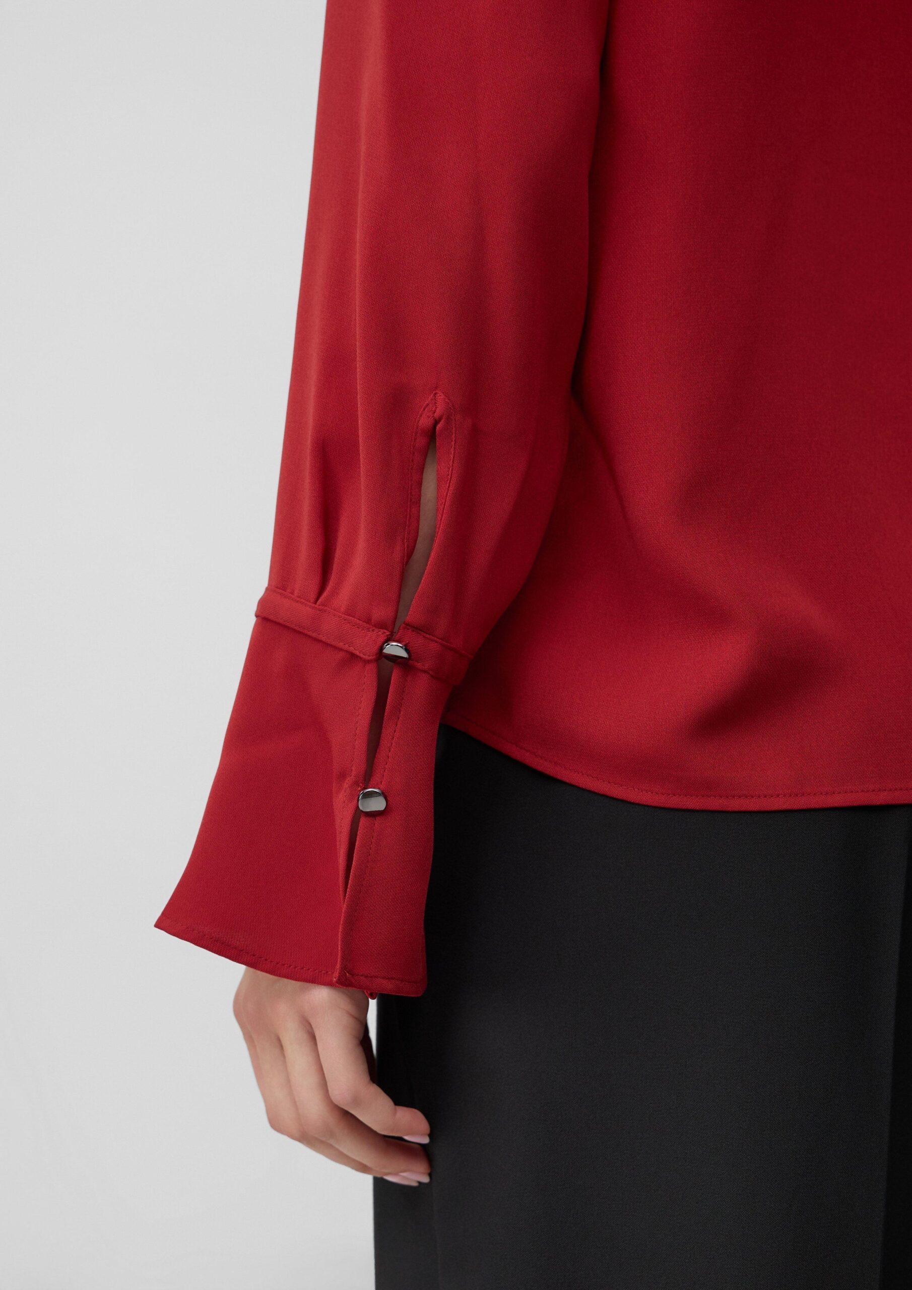 Volant-Bluse mit langen Ärmeln und Manschetten-Detail