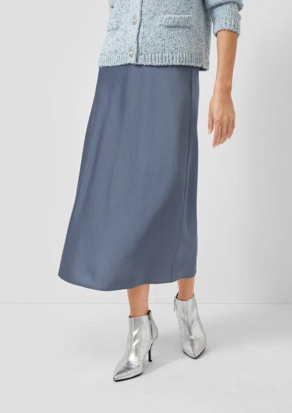 Glänzender Satin-Midirock