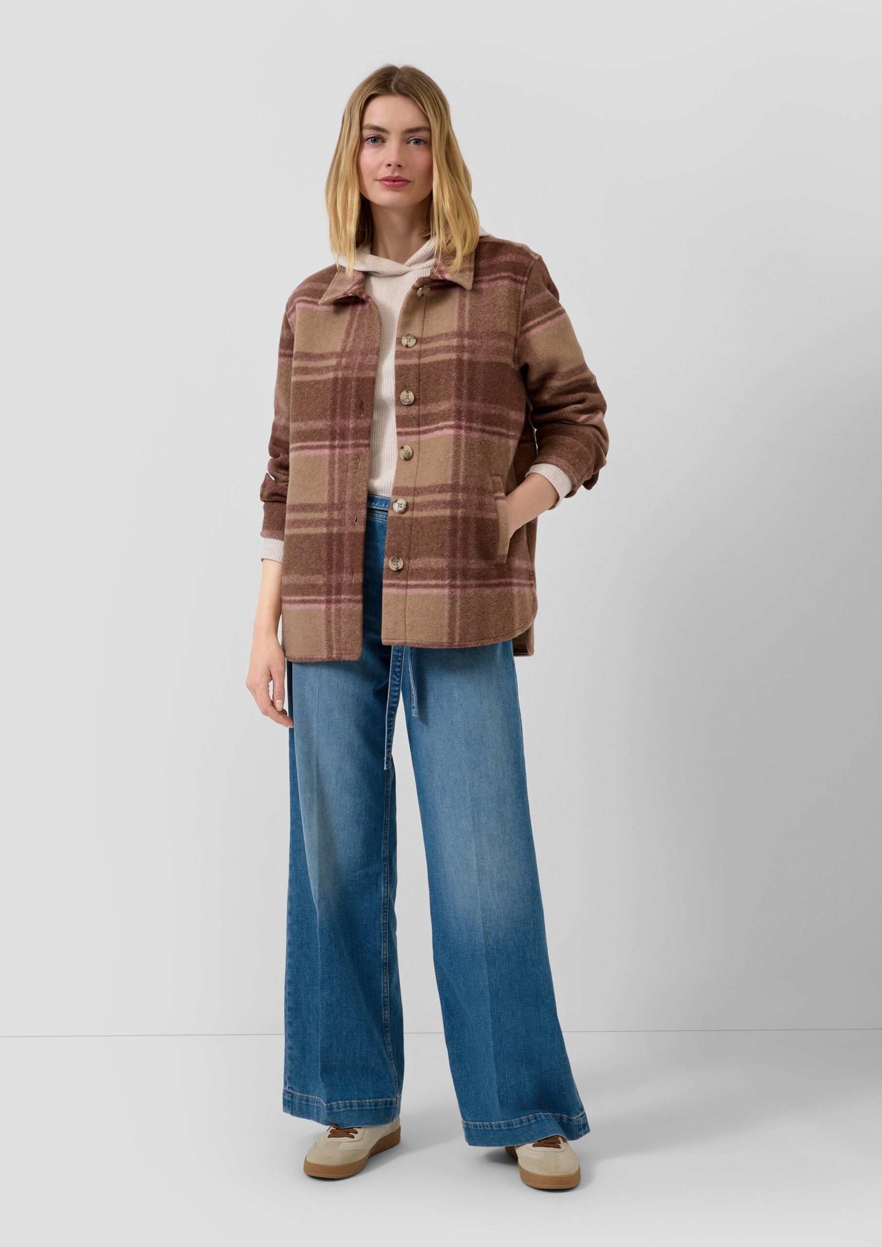 Geripptes Kapuzen-T-Shirt im Slim Fit