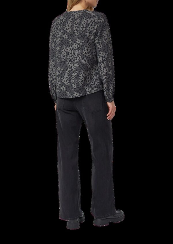 Langarmbluse aus Viskosemix mit Leo-Print