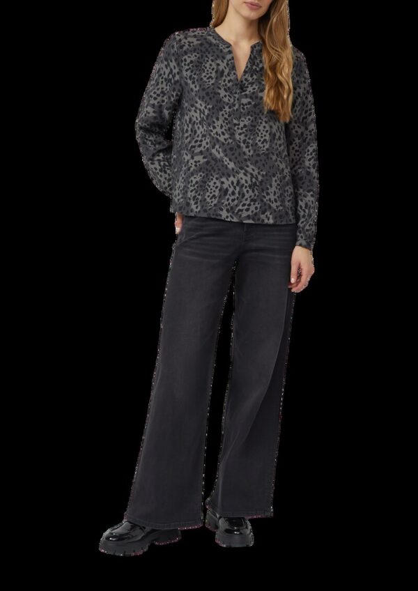 Langarmbluse aus Viskosemix mit Leo-Print