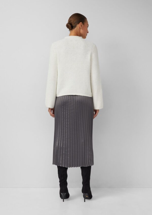 Strickpullover mit Stehkragen und Schleifen-Stickerei