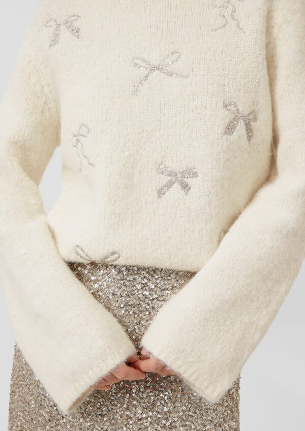 Strickpullover mit Stehkragen und Schleifen-Stickerei