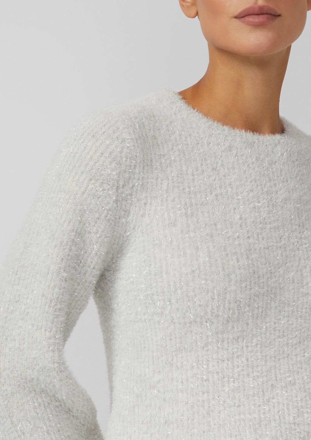 Flauschiger Strickpullover mit Glitzergarn