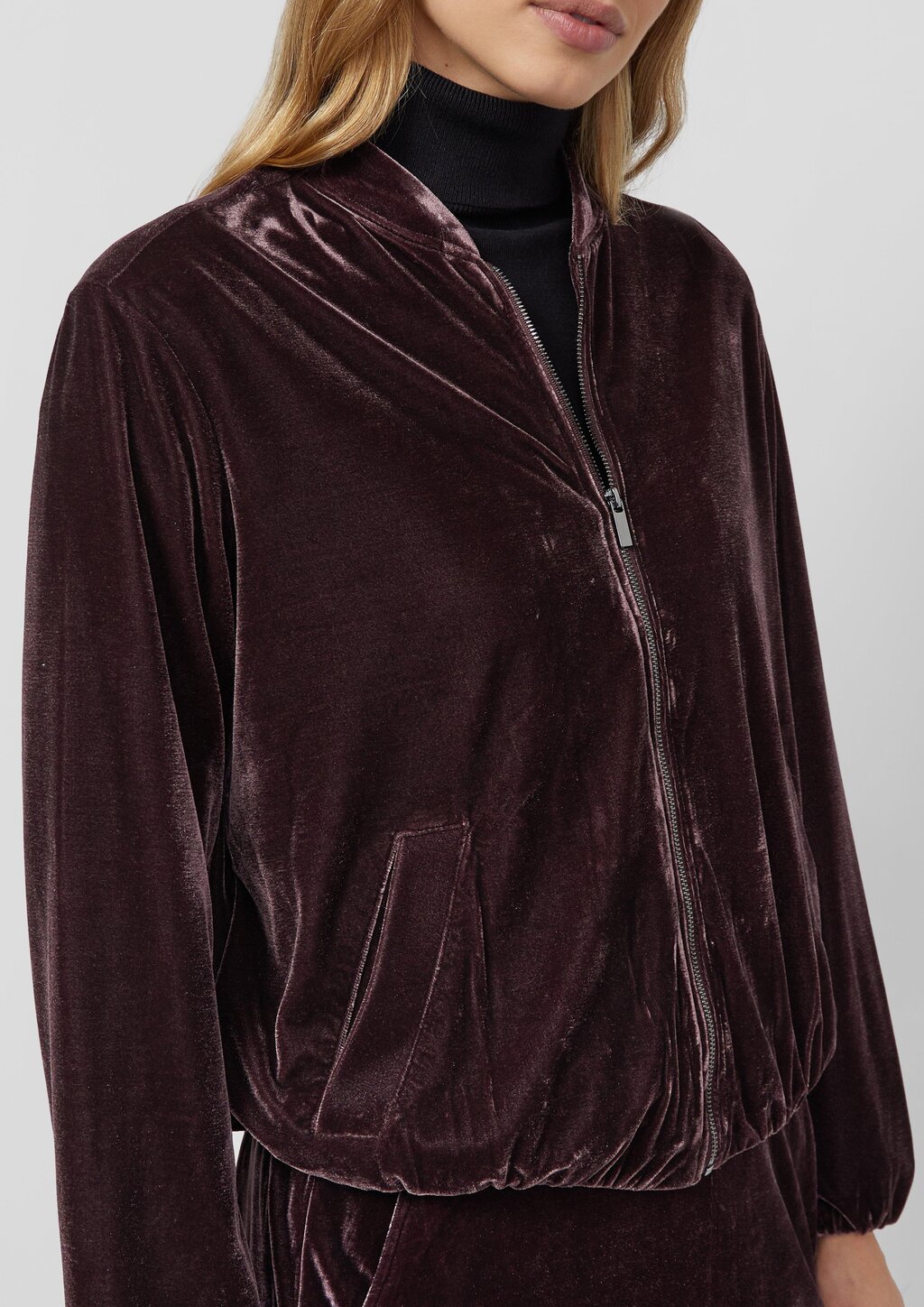 Fließender Samtblouson