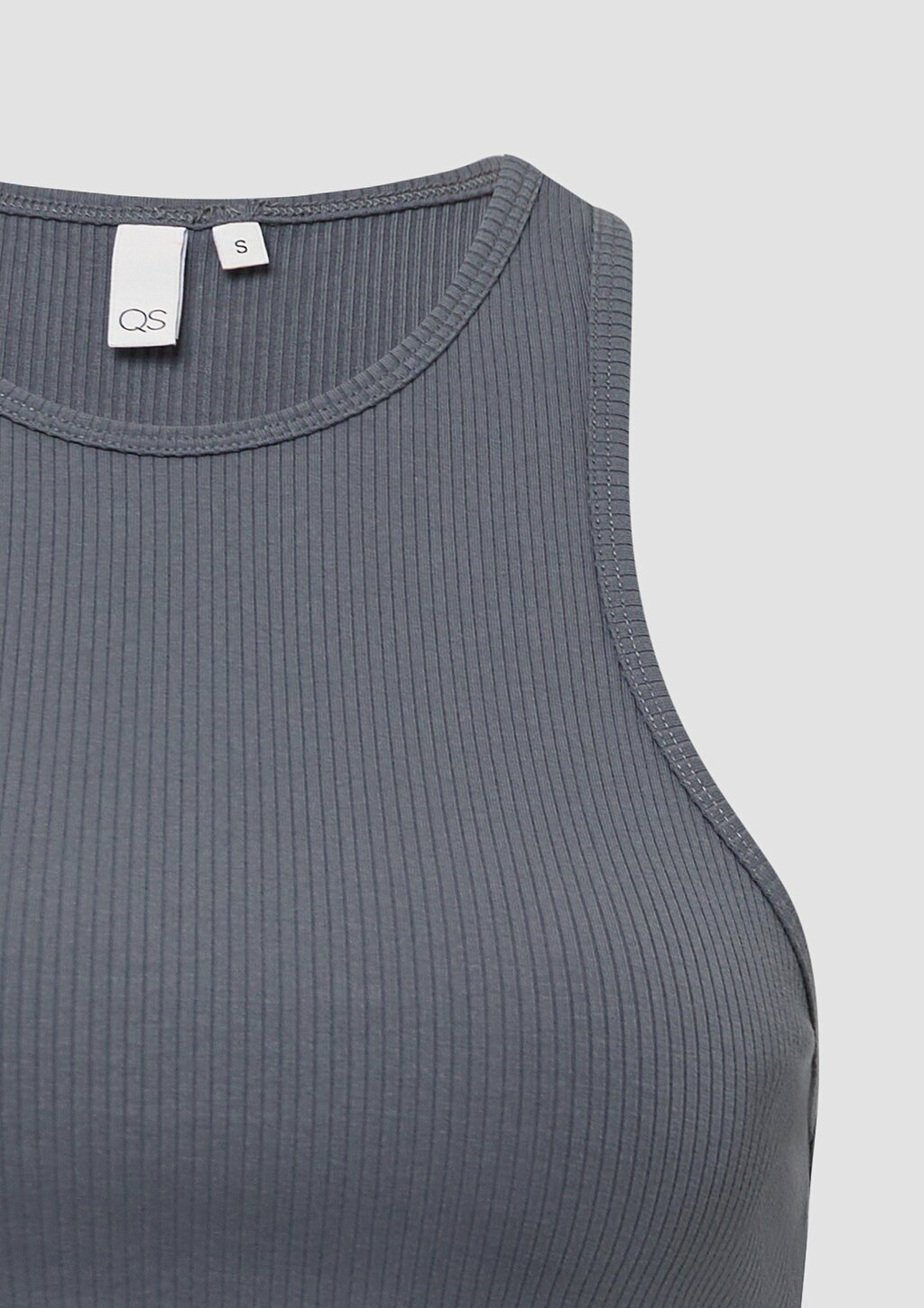 Ripptop mit Schnallendetail | QS x Vanessa Mai