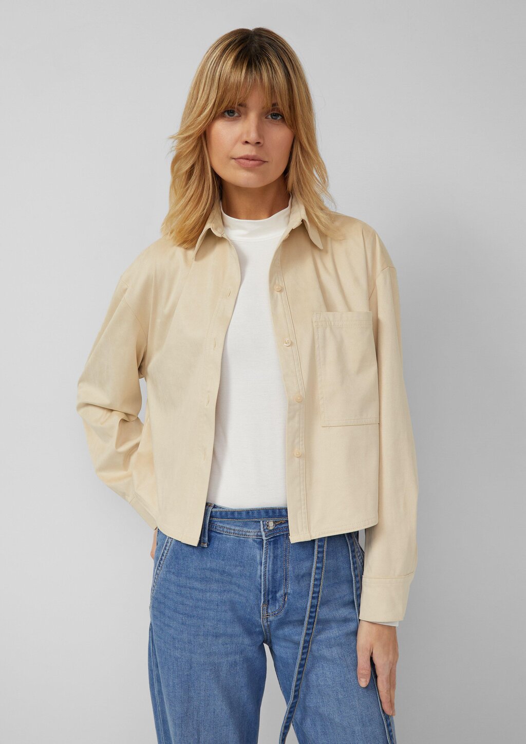 Verkürzte Hemdbluse in Velours-Optik