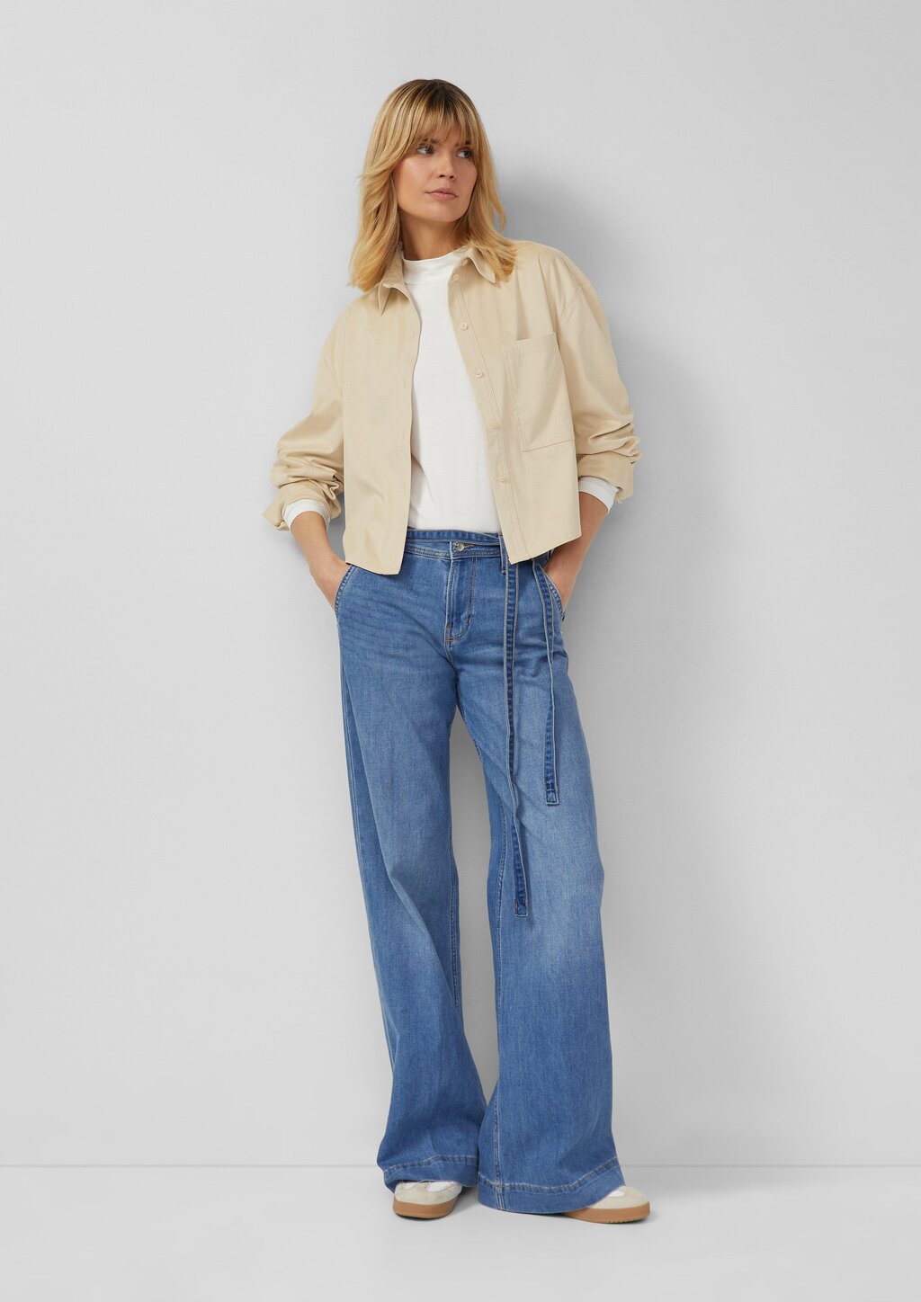 Verkürzte Hemdbluse in Velours-Optik