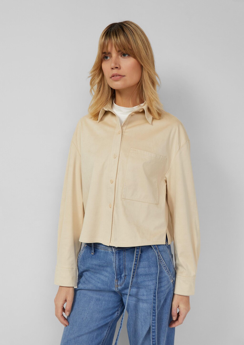 Verkürzte Hemdbluse in Velours-Optik