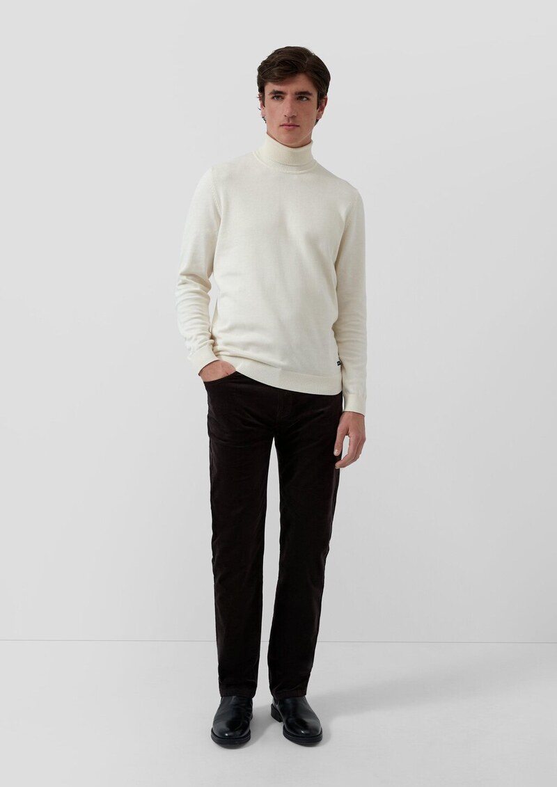 Regular Fit: Hose aus diagonalem Feincord mit geradem Bein