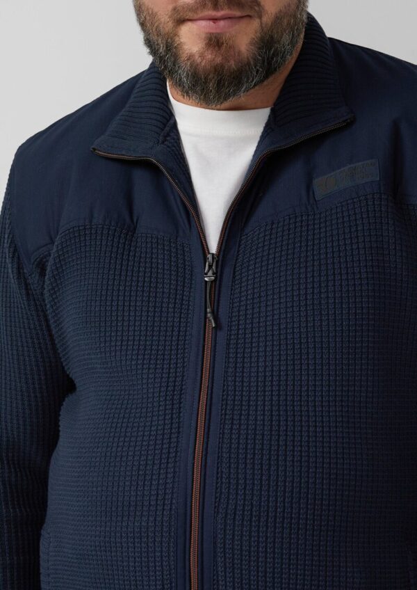 Sportive Strickjacke im Fabricmix mit Kontrastdetail