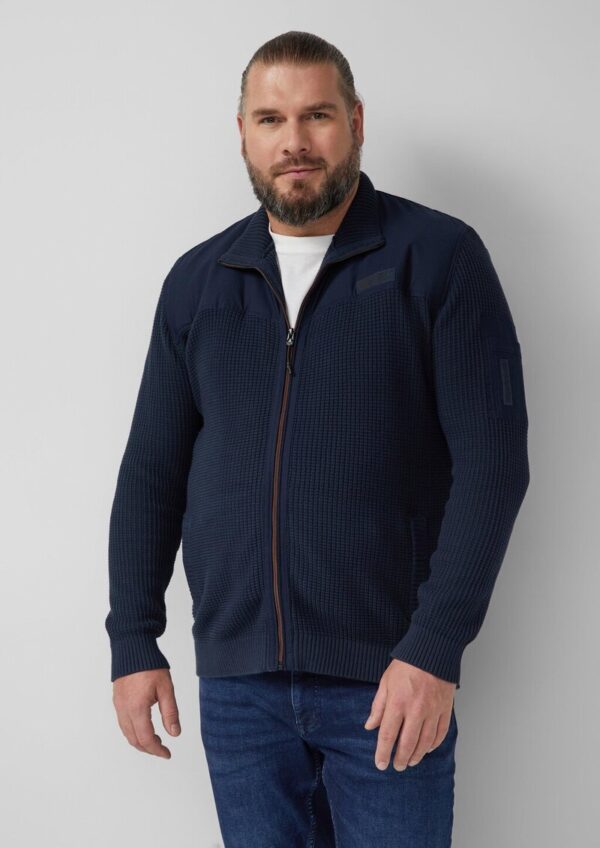 Sportive Strickjacke im Fabricmix mit Kontrastdetail