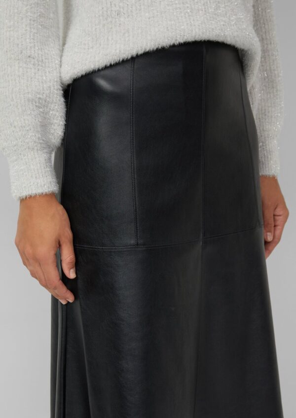 A-Shape-Rock in Leder-Optik mit Naht-Details