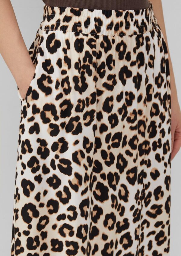 Viskose-Rock mit Leo-Muster