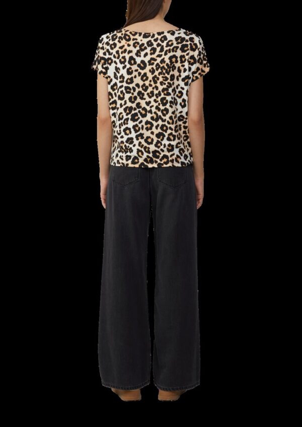 Viskosemix-T-Shirt im Relaxed Fit mit Leo-Muster