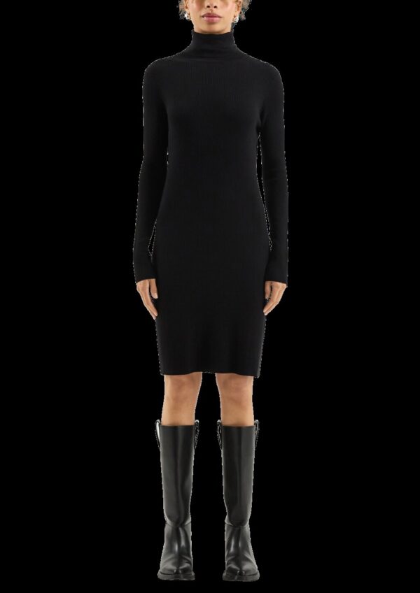 Geripptes Strickkleid