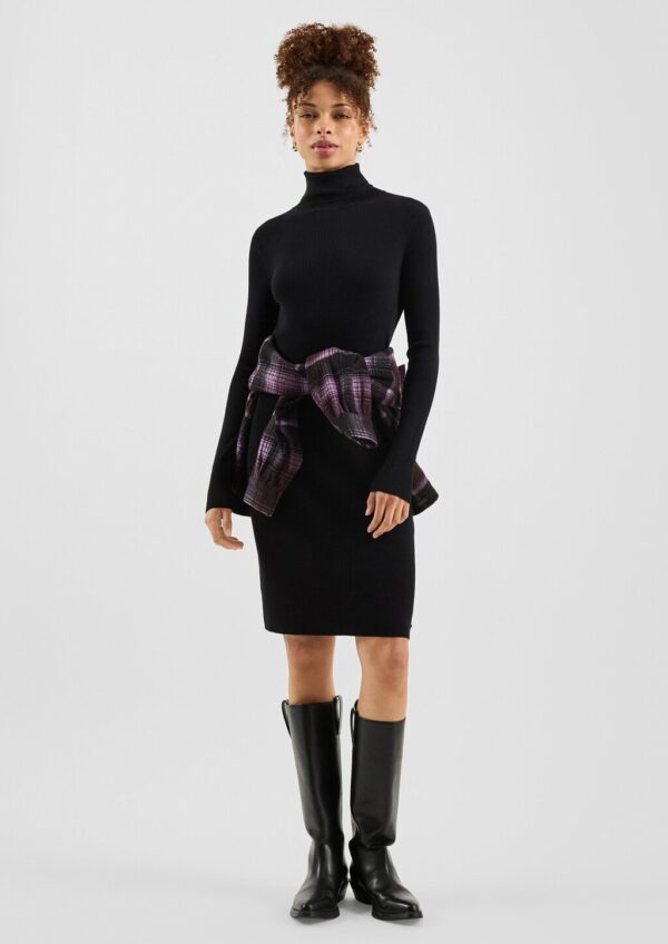 Geripptes Strickkleid