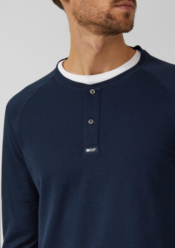 Strukturiertes Langarmshirt mit Henley-Ausschnitt