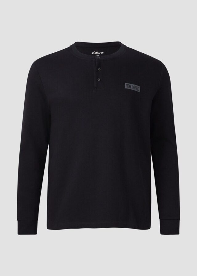 Geripptes Henley-Shirt mit Label-Patch