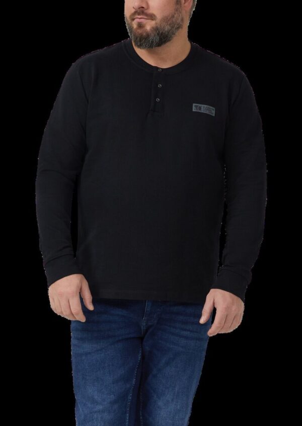 Geripptes Henley-Shirt mit Label-Patch