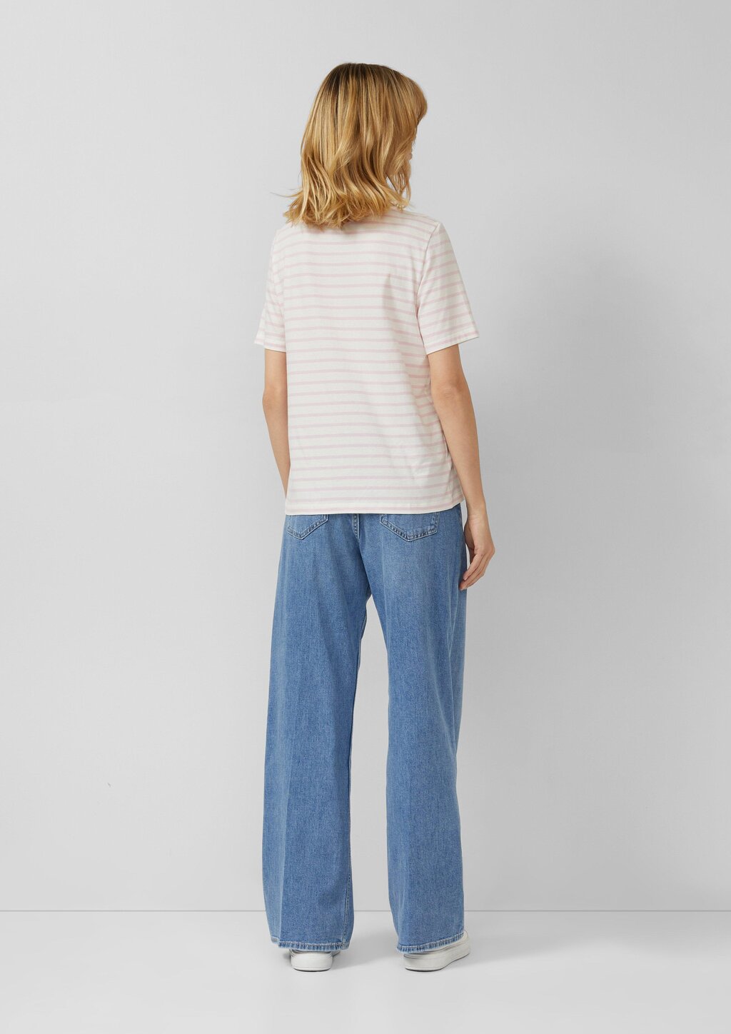 Gestreiftes Jersey-T-Shirt mit Herz-Stickerei