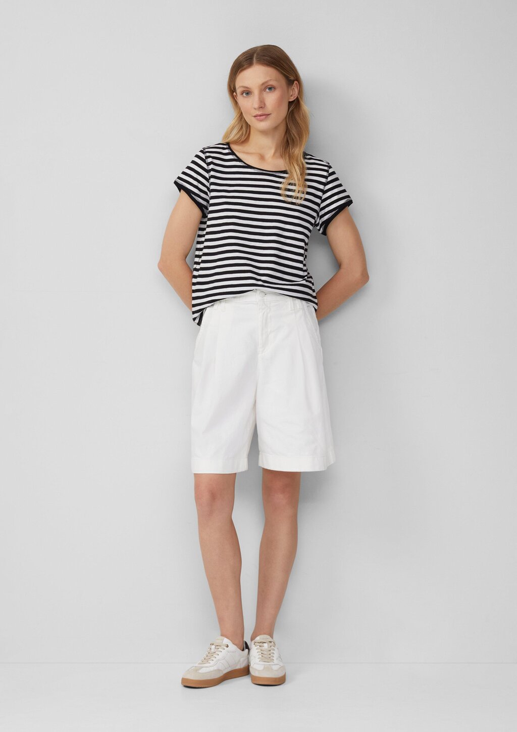 T-Shirt mit Rollkanten und Flammgarnstruktur