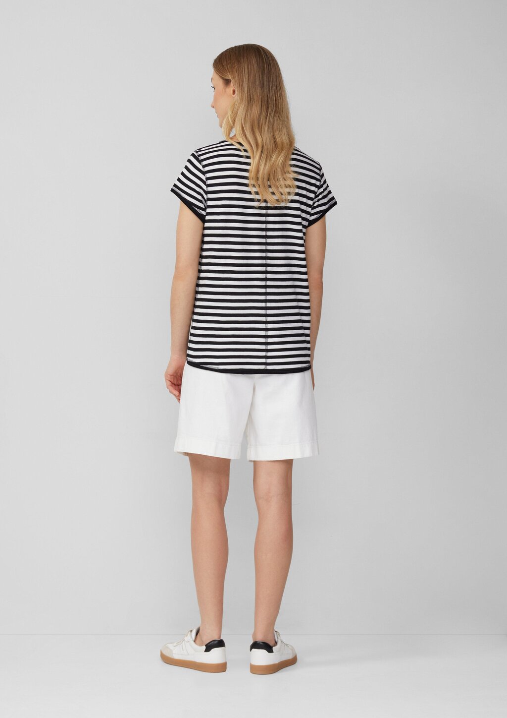 T-Shirt mit Rollkanten und Flammgarnstruktur