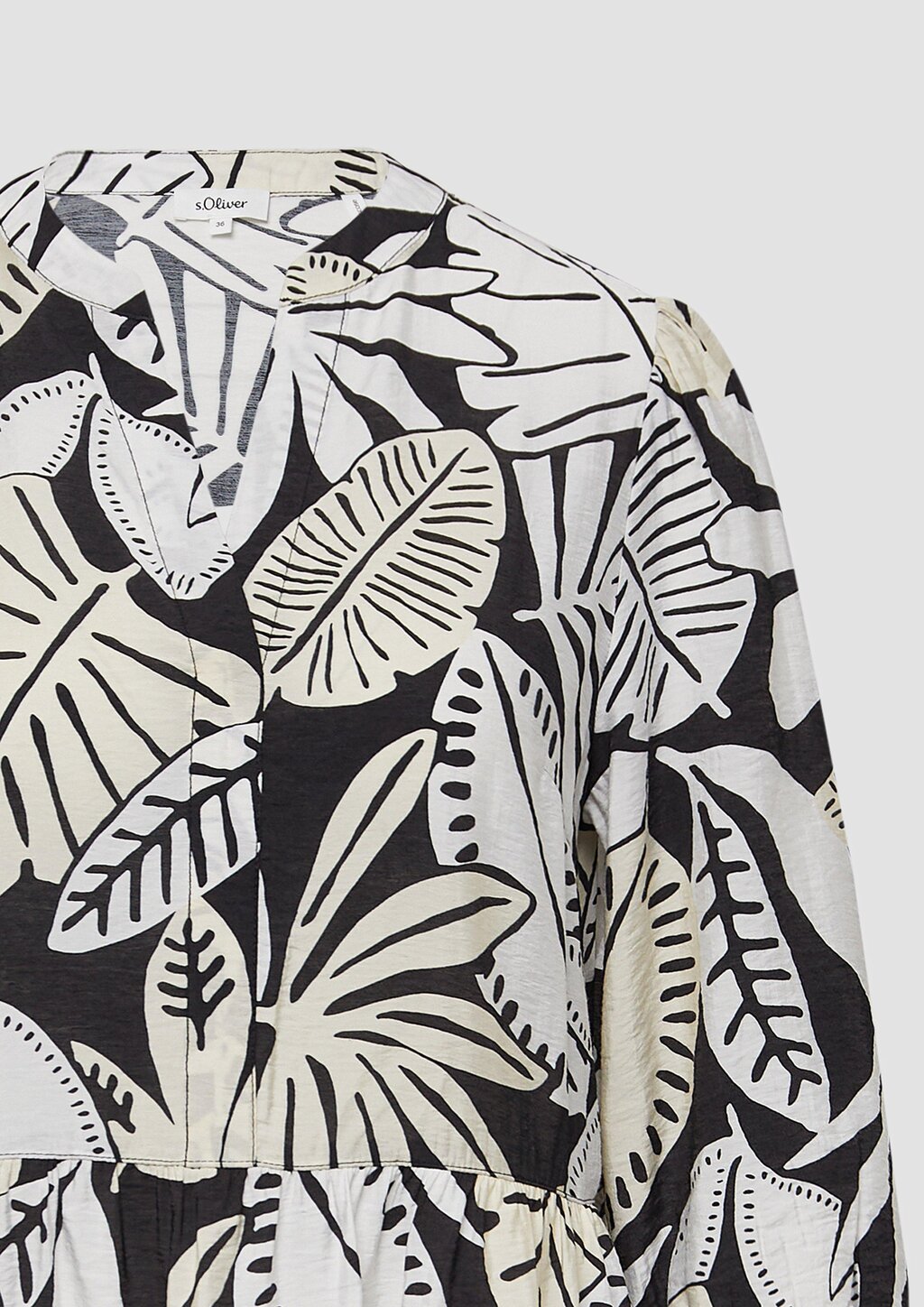 Strukturiertes Kleid aus Viskosemix mit Eingrifftaschen