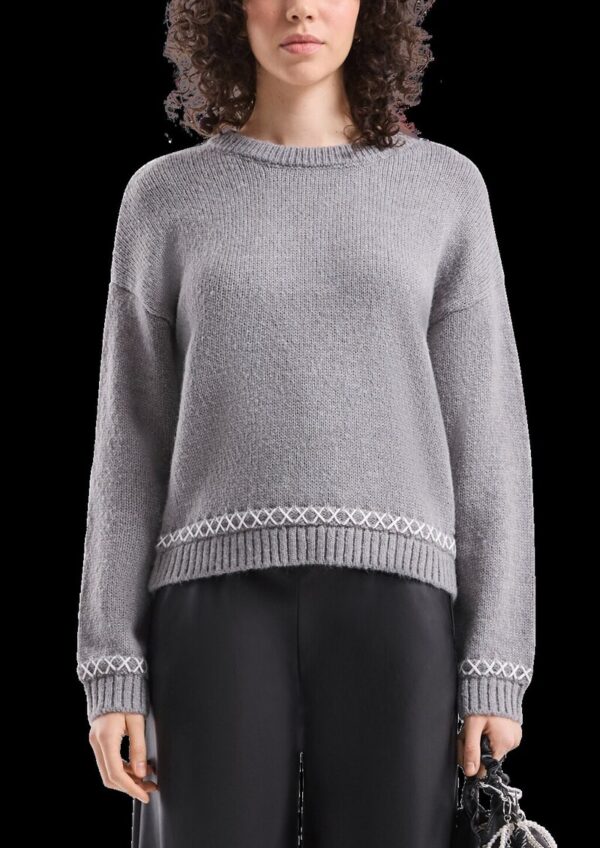 Pullover mit Stickerei