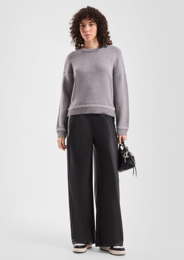 Pullover mit Stickerei