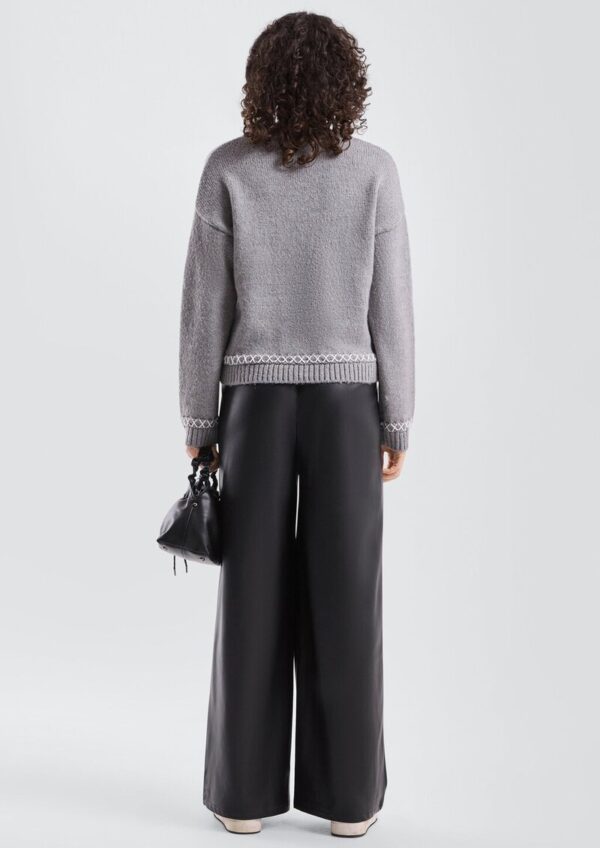 Pullover mit Stickerei